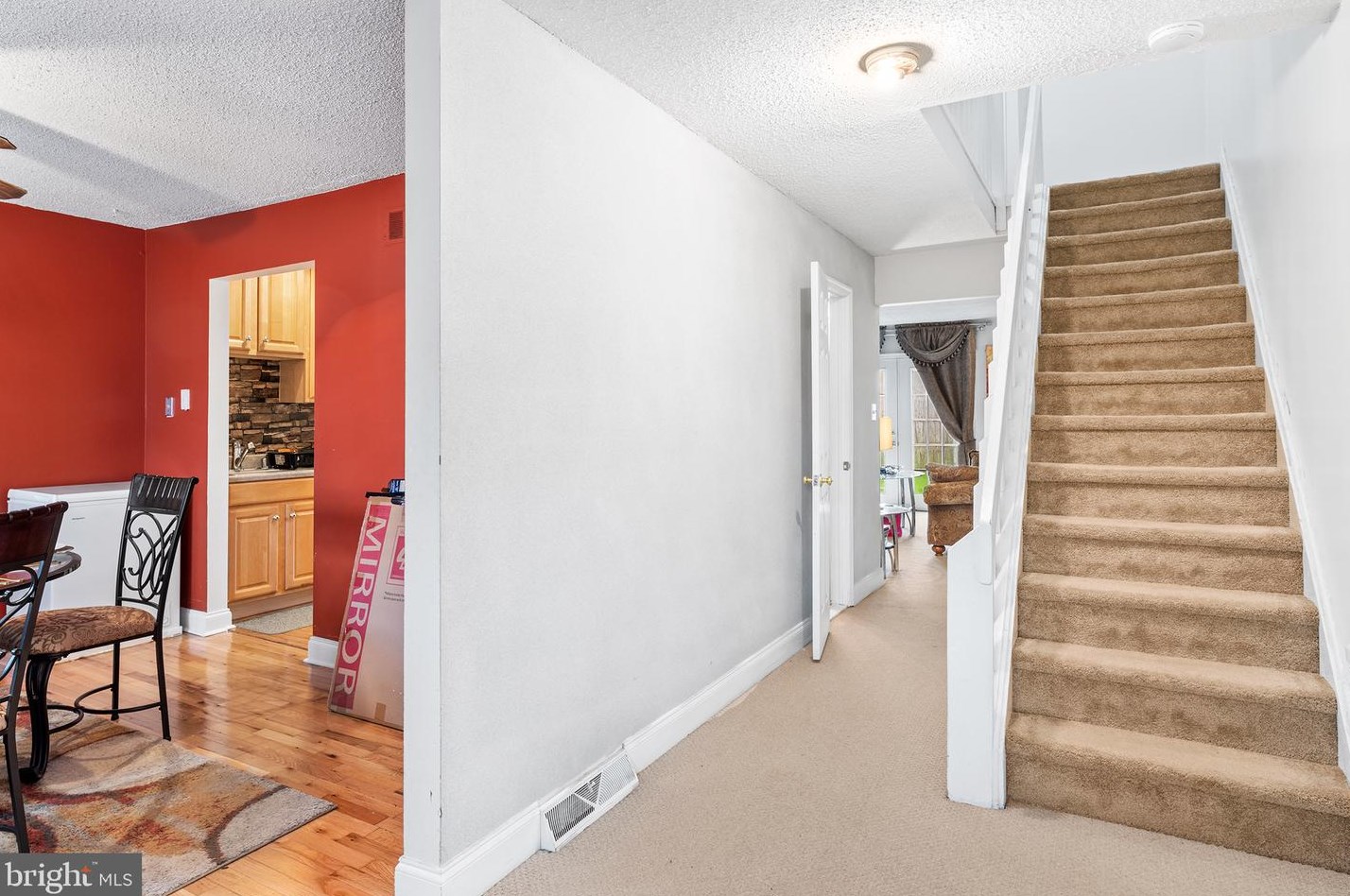 2213 Dickens Ter, Newark, DE 19702-4402