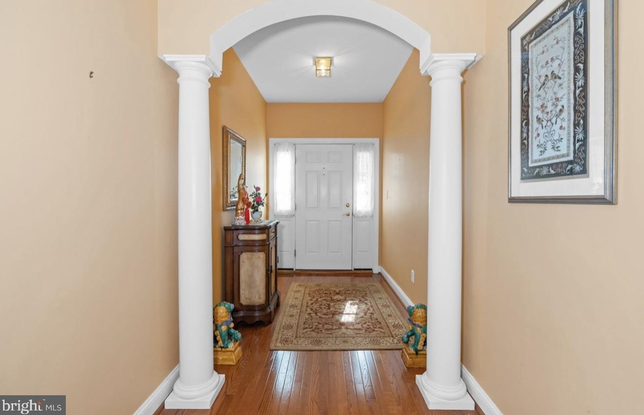 71 Devalinder Dr, Newark, DE 19702-4783