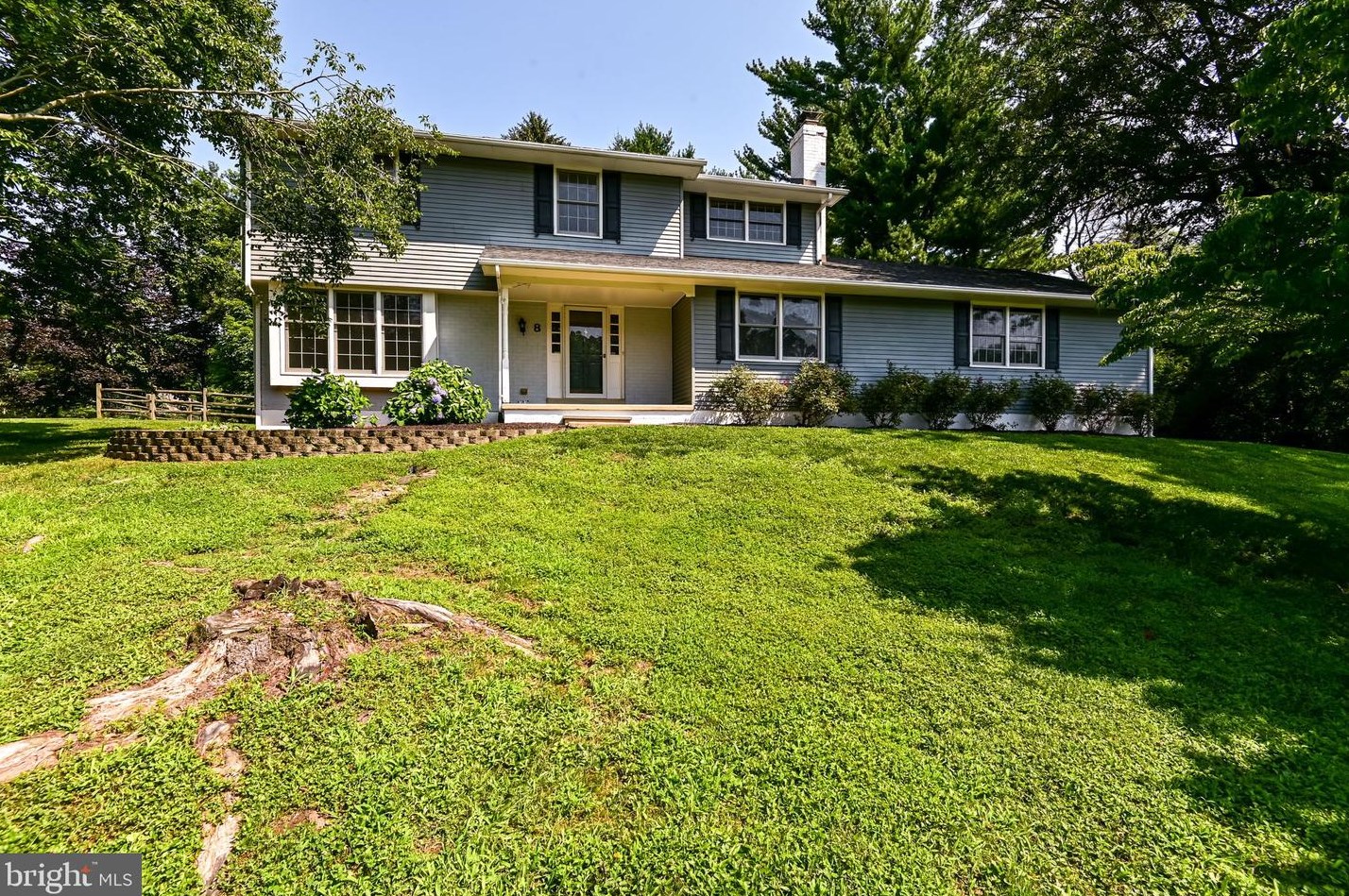 8 Canter Cir, Newark, DE 19711-2401