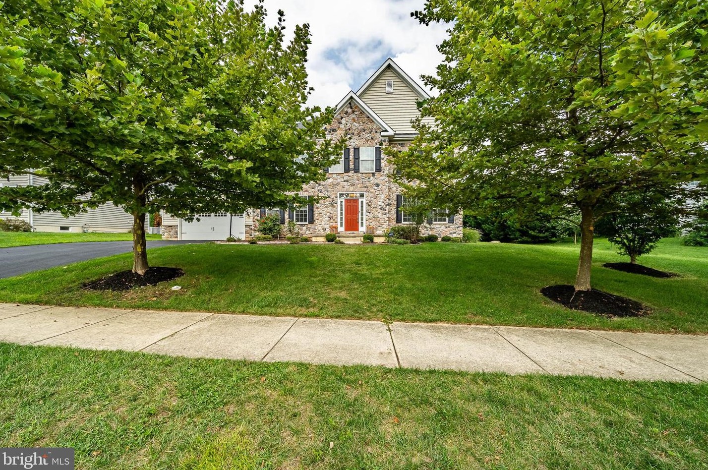 317 Wagon Wheel Ln, Hockessin, DE 19707-8933