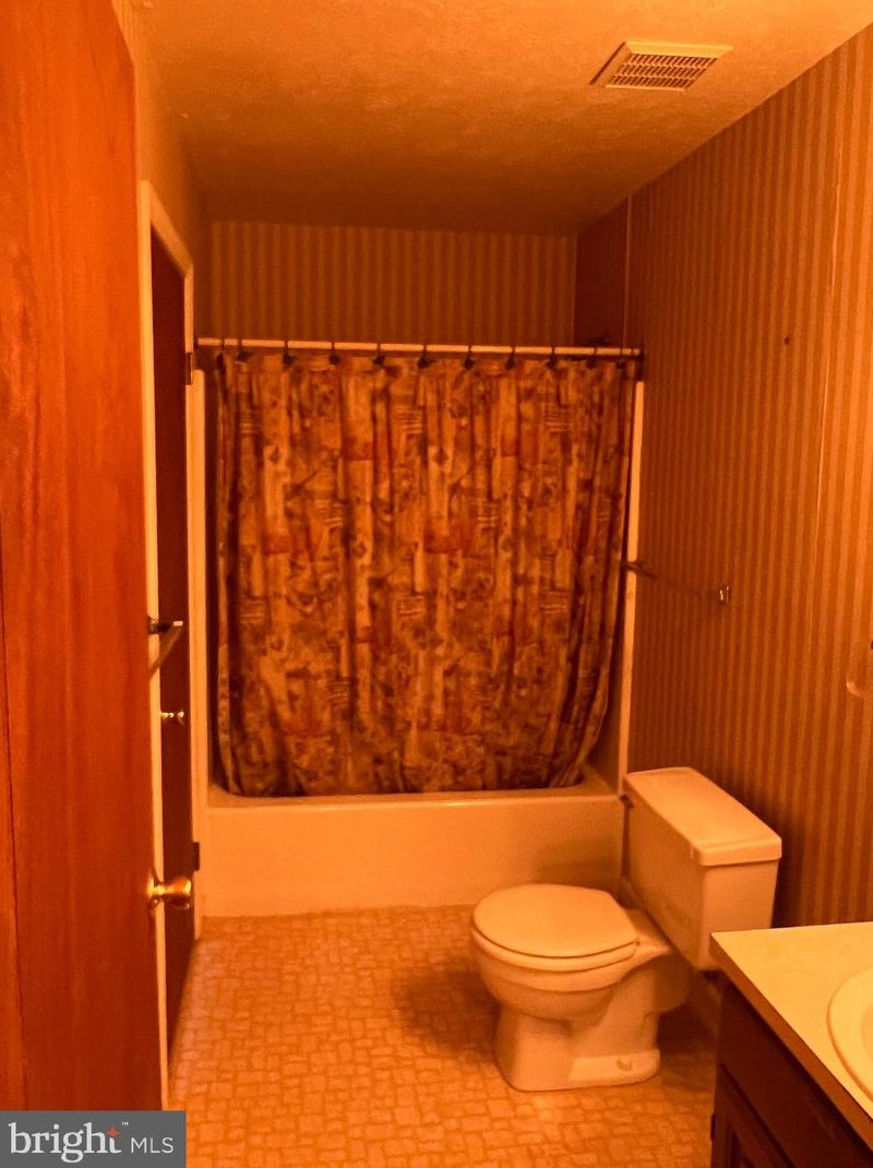 111 Britain Ct, Newark DE 19702-6322 exterior