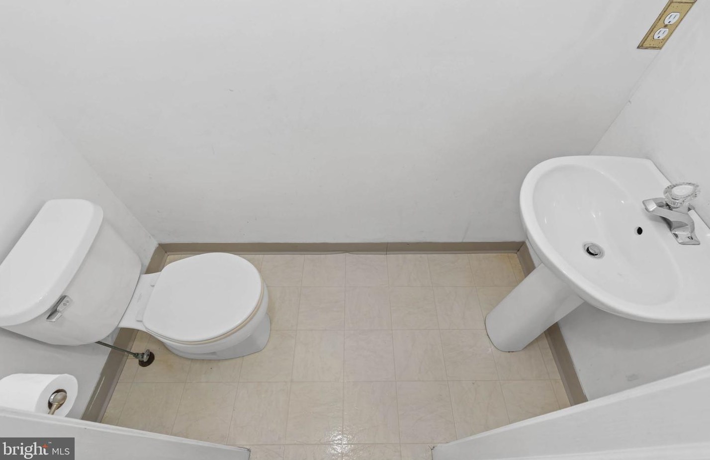 206 Arrowwood Dr, Newark DE 19713-2892 exterior