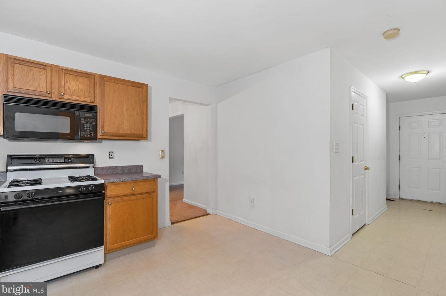 206 Arrowwood Dr, Newark DE 19713-2892 exterior