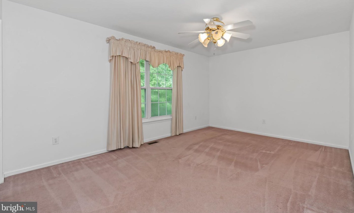 206 Arrowwood Dr, Newark DE 19713-2892 exterior