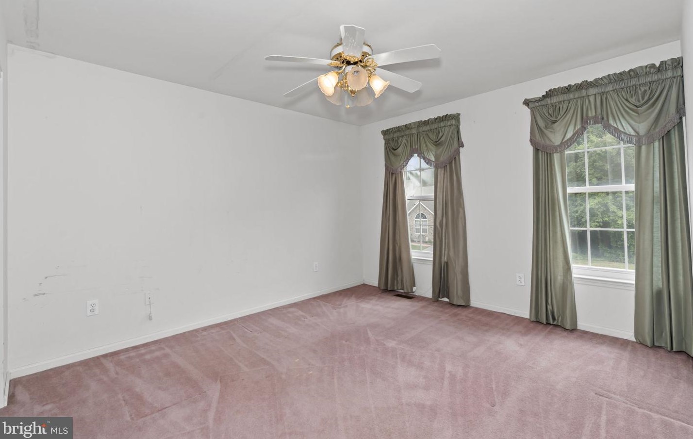 206 Arrowwood Dr, Newark DE 19713-2892 exterior