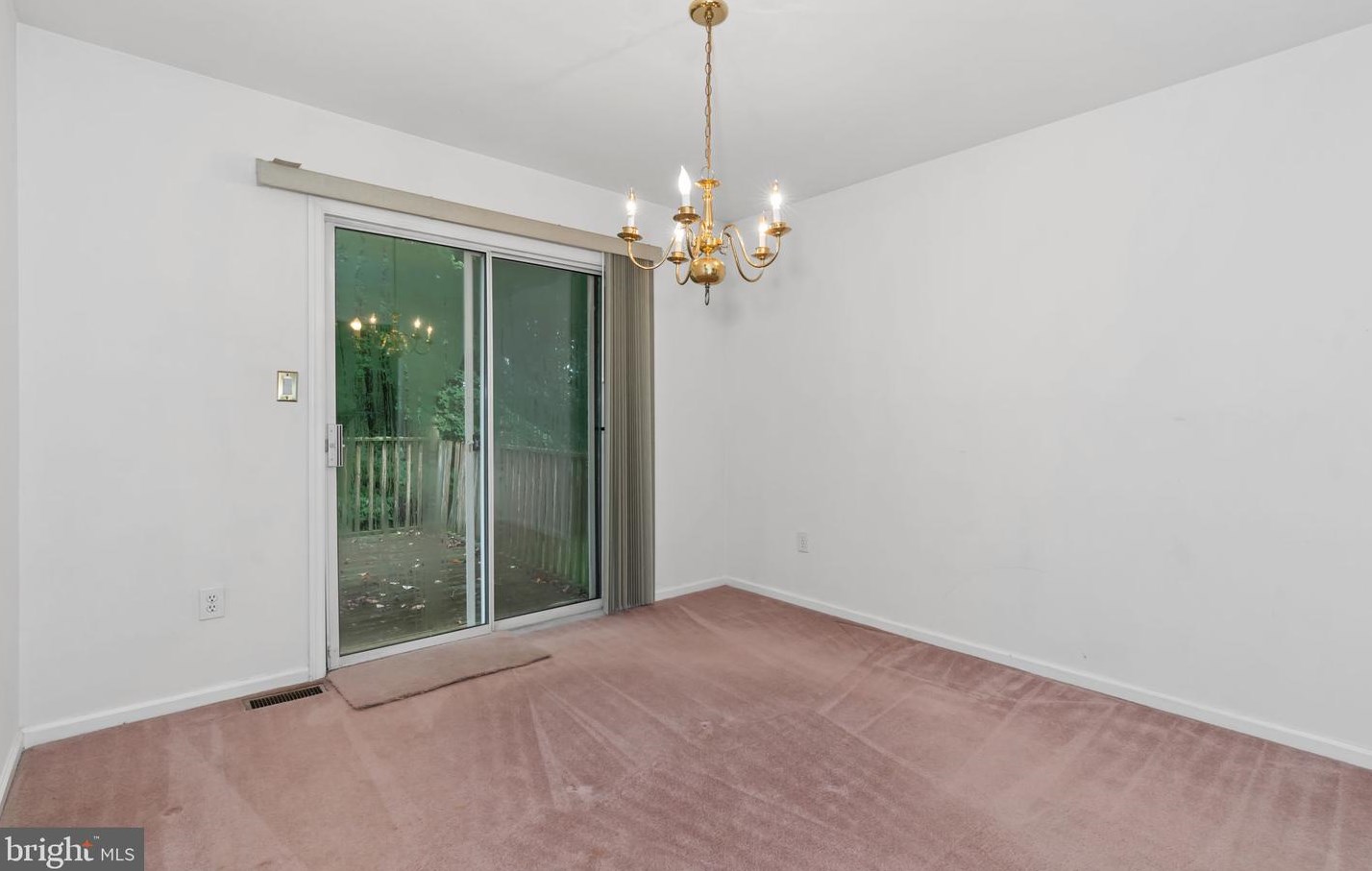 206 Arrowwood Dr, Newark DE 19713-2892 exterior