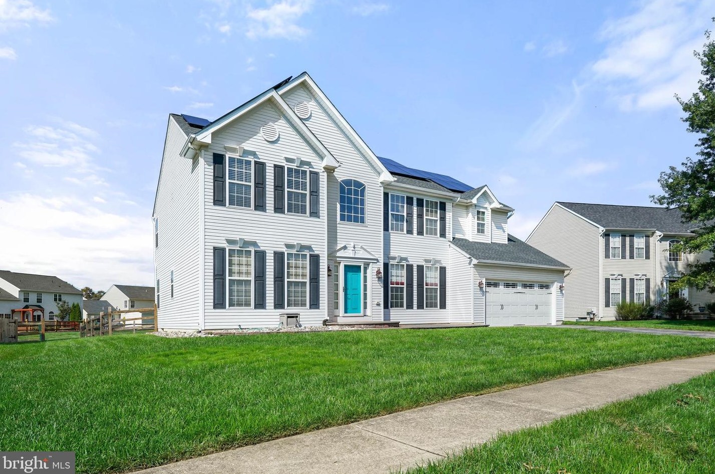 5 Glen Avon Dr, Newark, DE 19702-2080