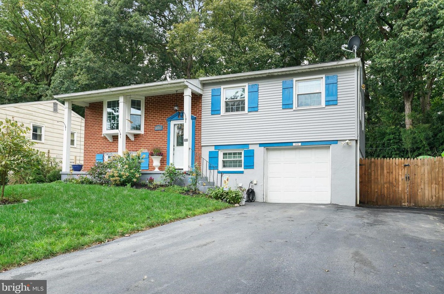 391 Hobart Dr, Newark, DE 19713-1618