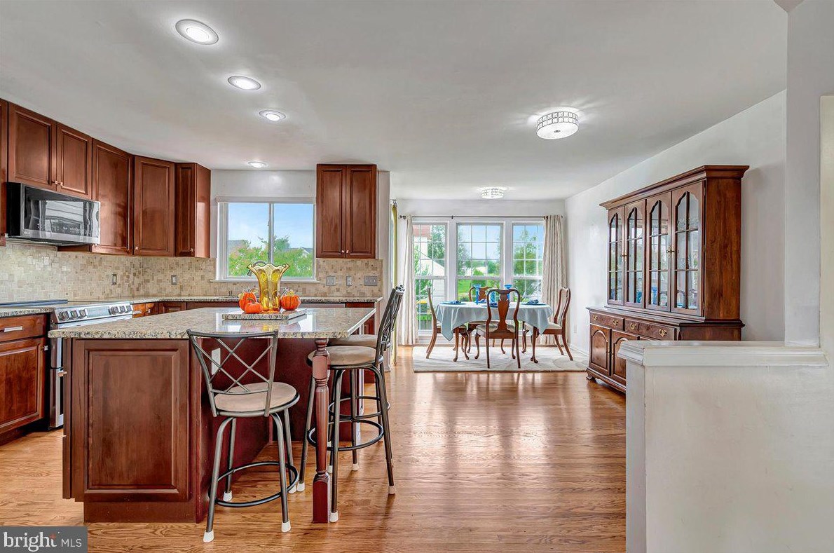 1 Lisa Dr, Newark, DE 19702-3753