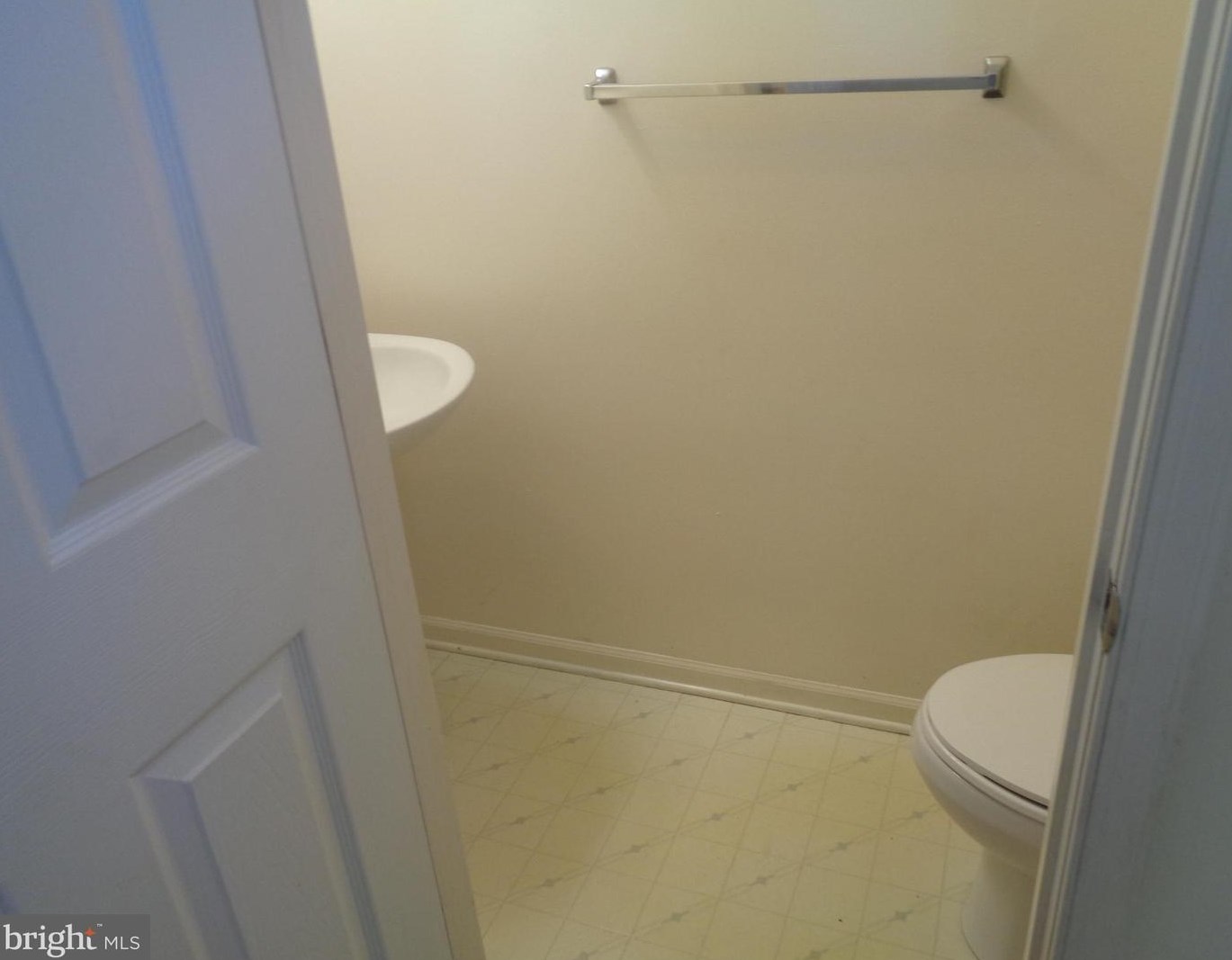 23 Denny Cir, Newark DE  19702-5926 exterior