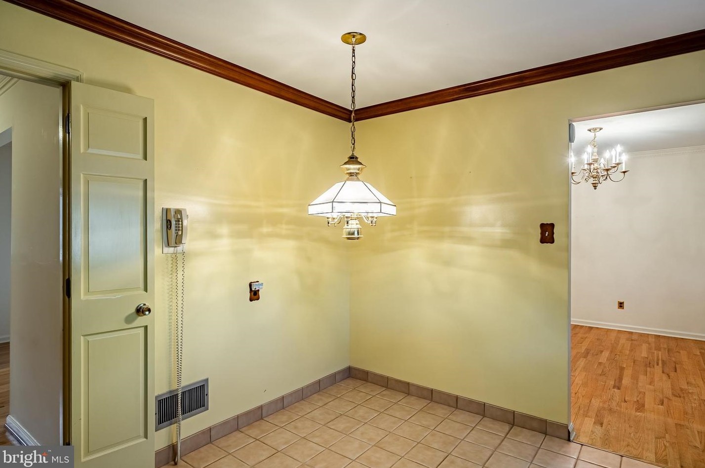 7 Kitty Ln, Newark DE 19713-2357 exterior