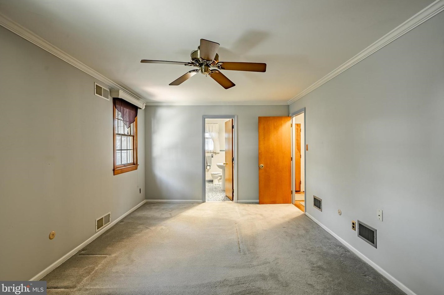 7 Kitty Ln, Newark DE 19713-2357 exterior