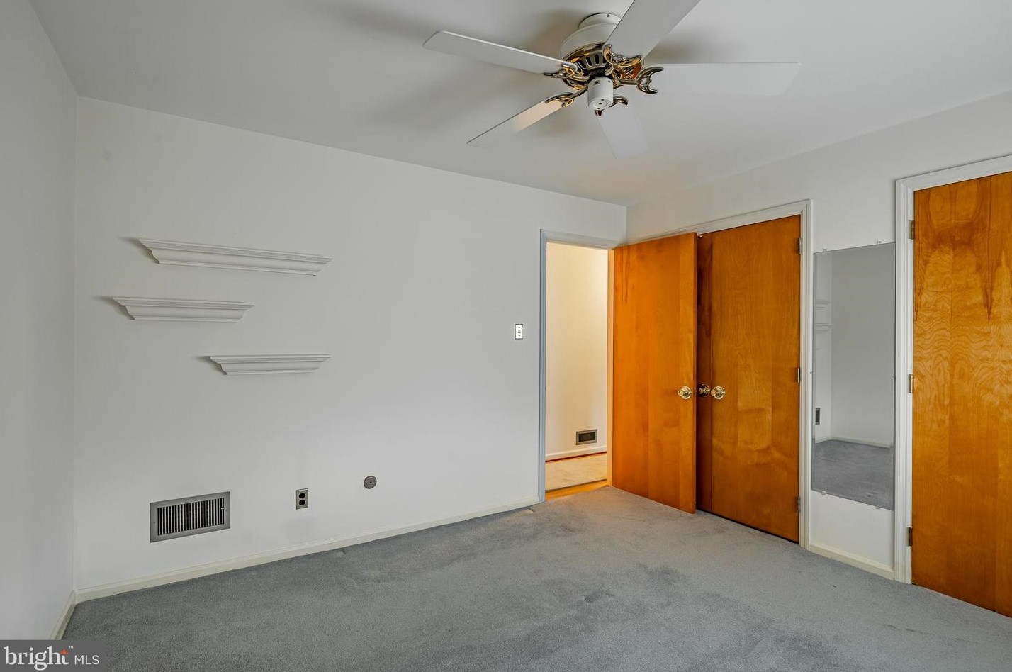 7 Kitty Ln, Newark DE 19713-2357 exterior