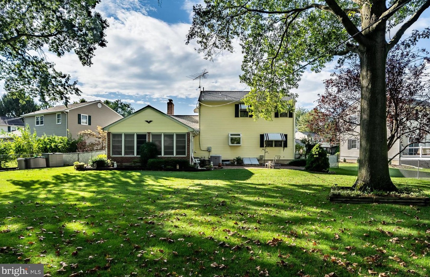 7 Kitty Ln, Newark DE 19713-2357 exterior