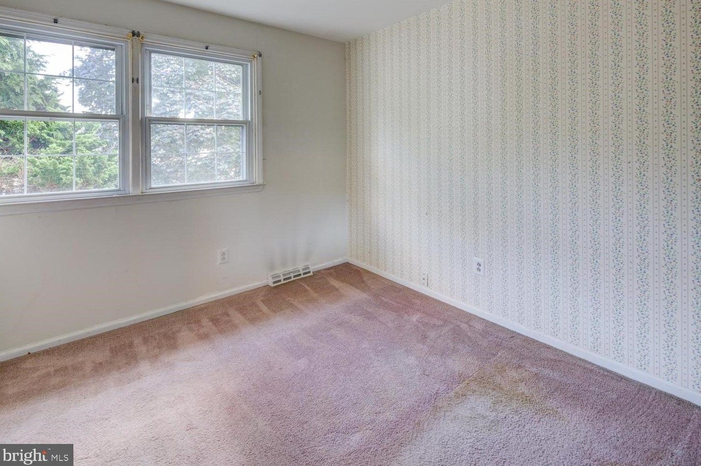 906 Devon Dr, Newark DE 19711-7739 exterior