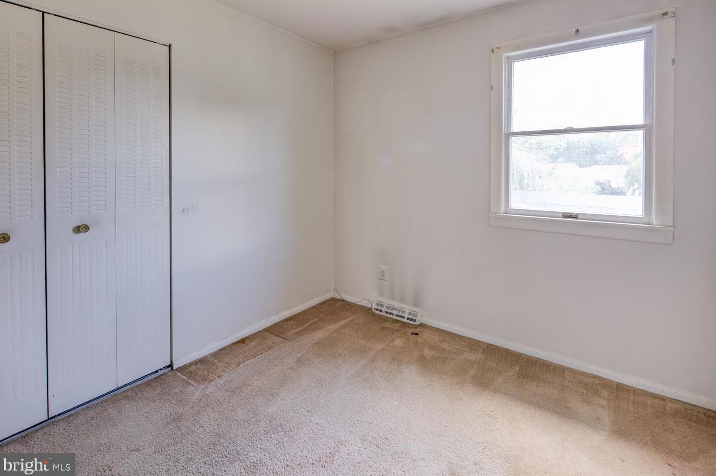 906 Devon Dr, Newark DE 19711-7739 exterior