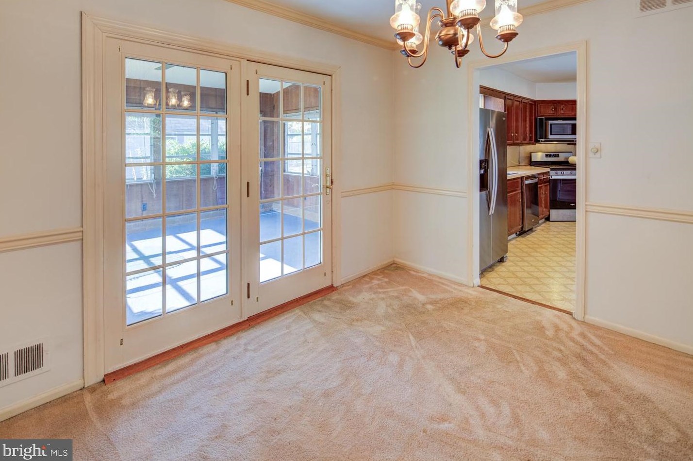 906 Devon Dr, Newark DE 19711-7739 exterior