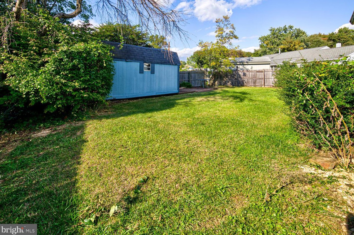 906 Devon Dr, Newark DE 19711-7739 exterior