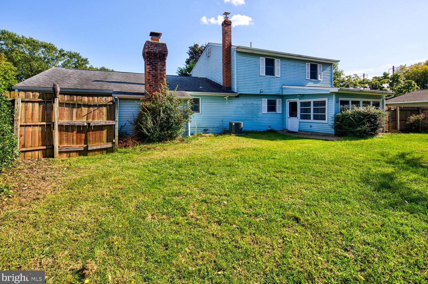 906 Devon Dr, Newark DE 19711-7739 exterior