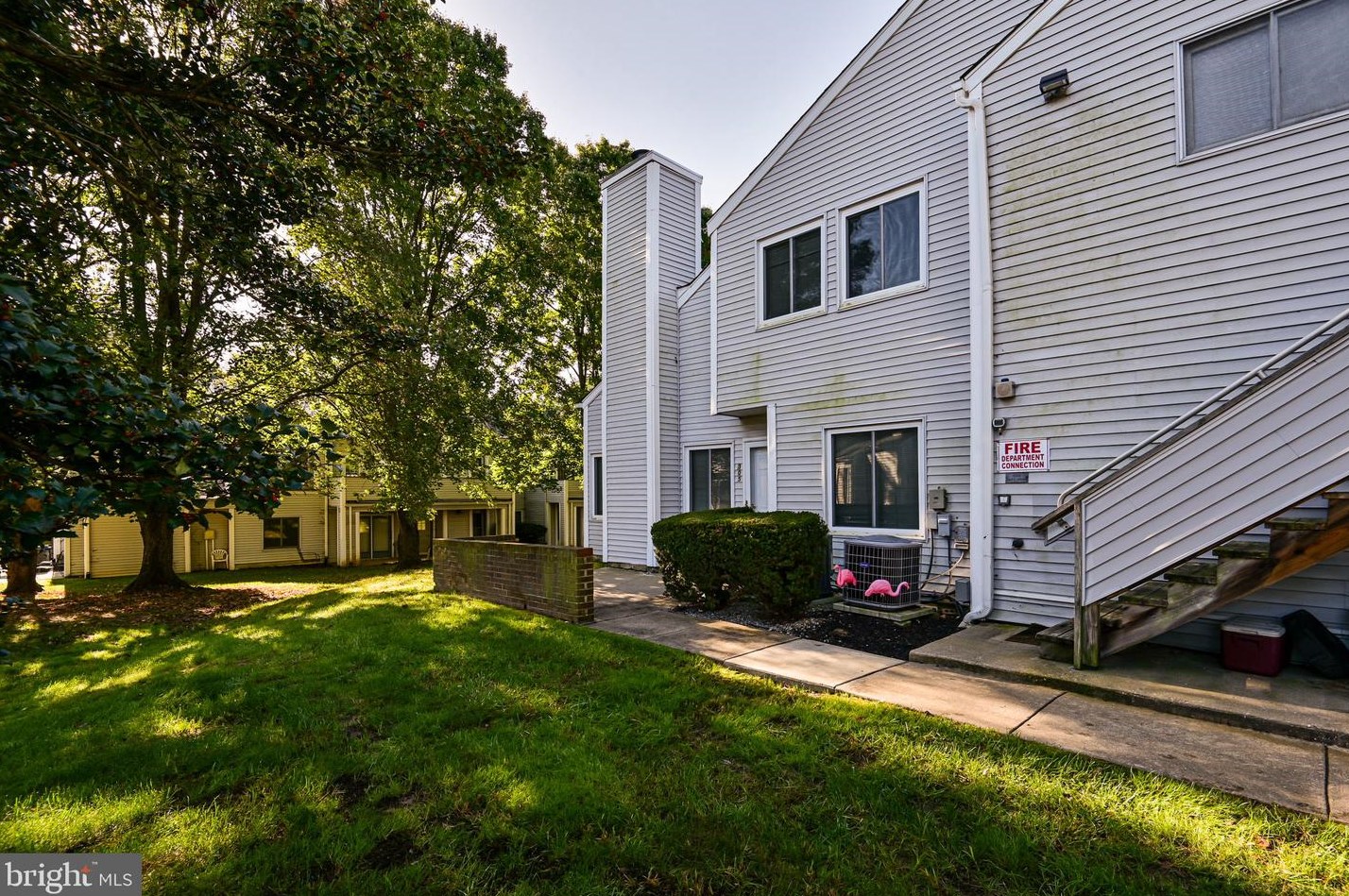 305 Michelle Ct, Newark DE 19711-6770 exterior