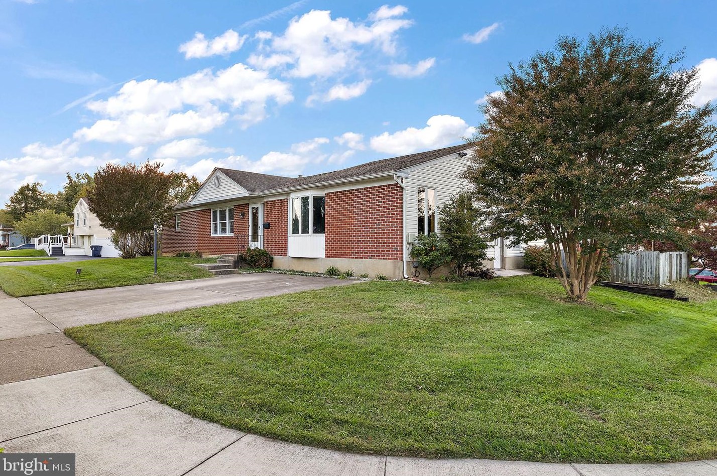 135 W Edinburgh Dr, New Castle, DE 19720