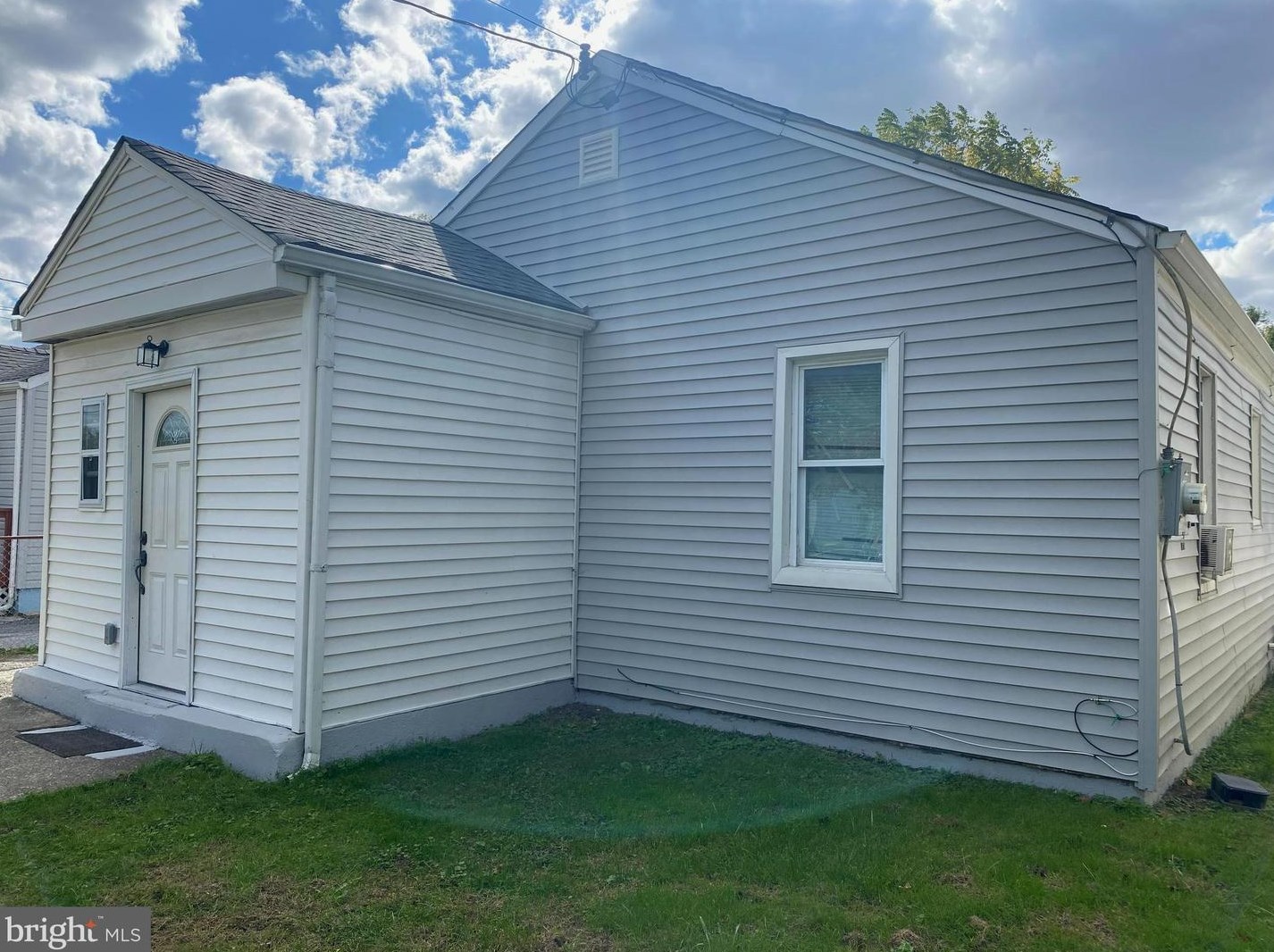 8 Harrisburg Ave, New Castle, DE 19720