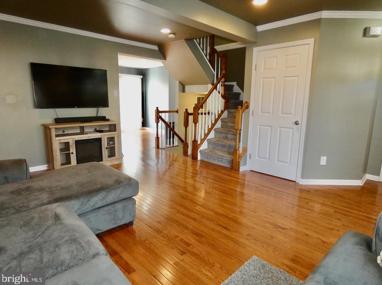 9 Christina Pl, Newark DE  19702-2967 exterior