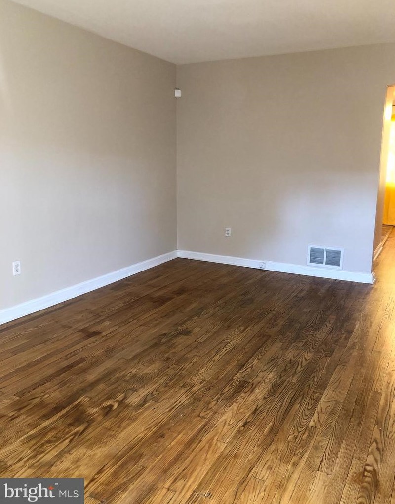 807 E 28th St, Wilmington, DE 19802