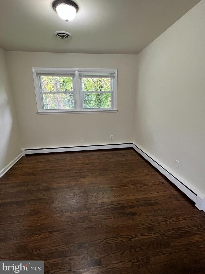 2716 Bardell Dr, Wilmington, DE 19808