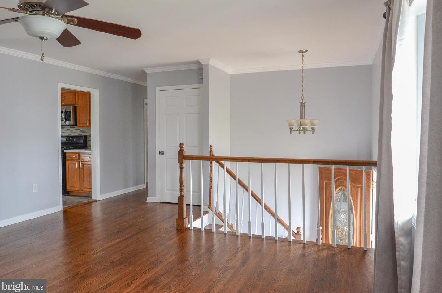 4 Guenever Dr, New Castle DE  19720-2923 exterior