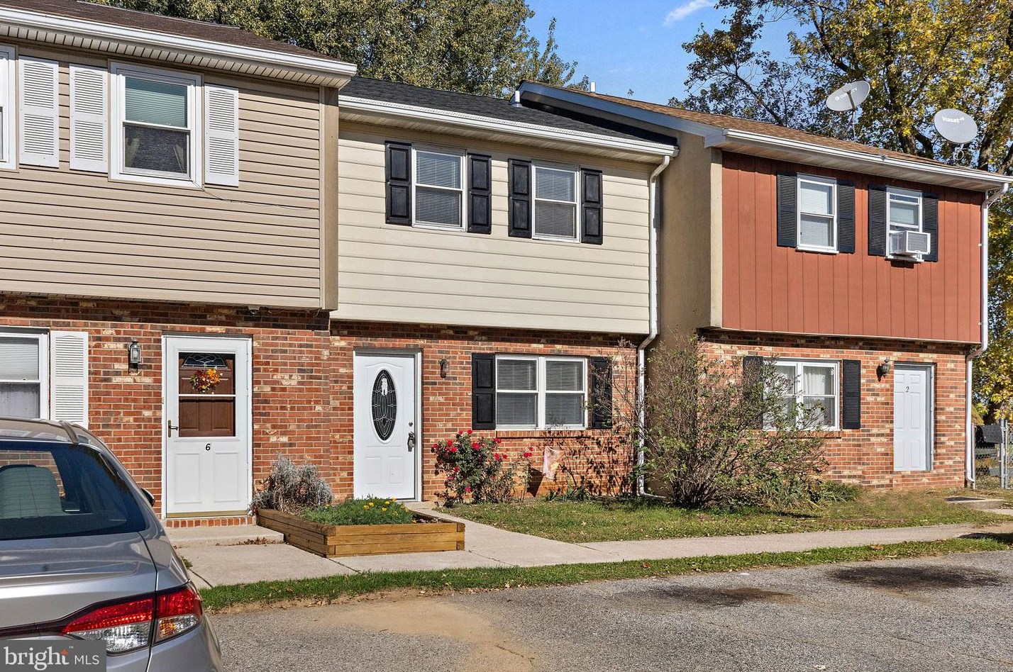 4 David Pl, Newark, DE 19702-5121