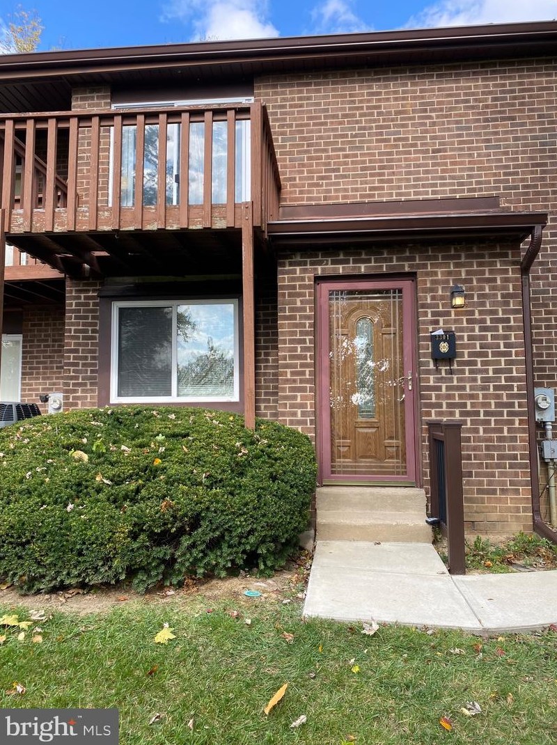 3301 Golf View Dr, Newark, DE 19702-1750