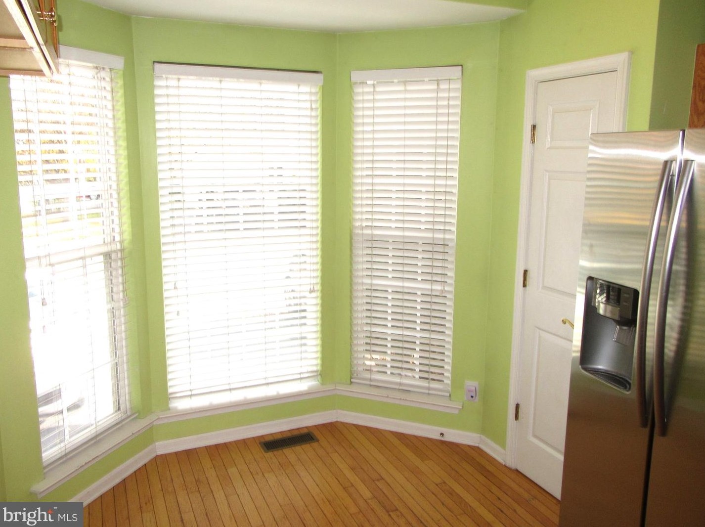 33 Glennwood Dr, Newark DE  19702-3769 exterior