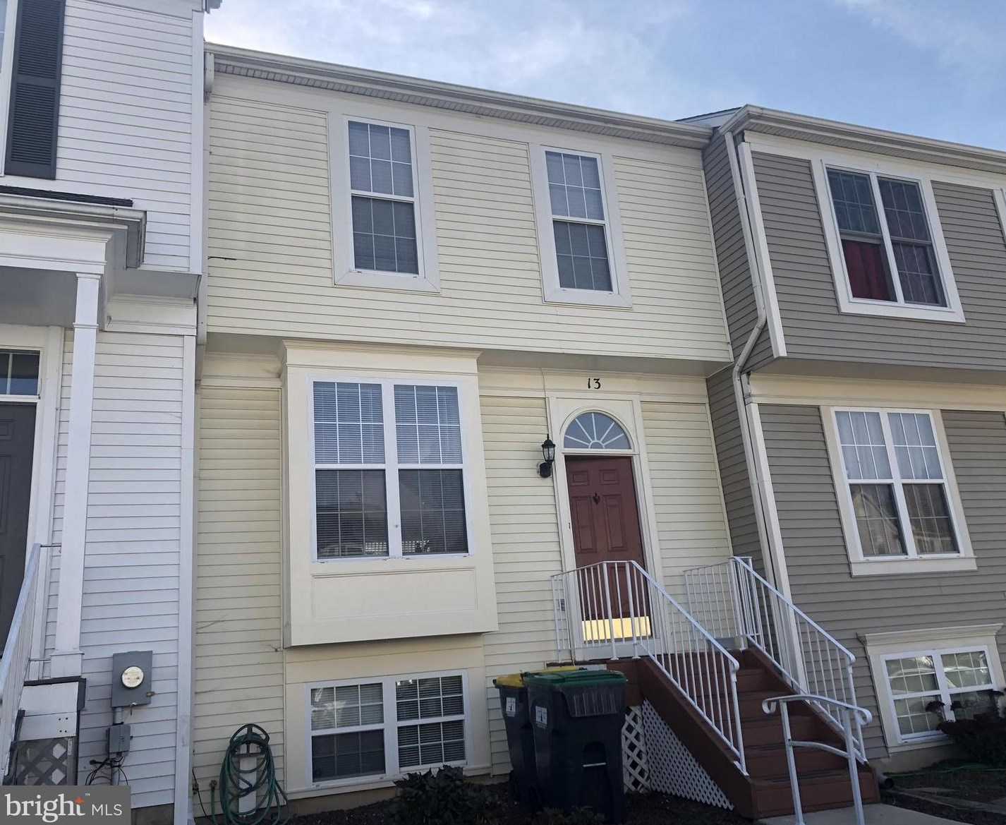 13 Denny Cir, Newark, DE 19702