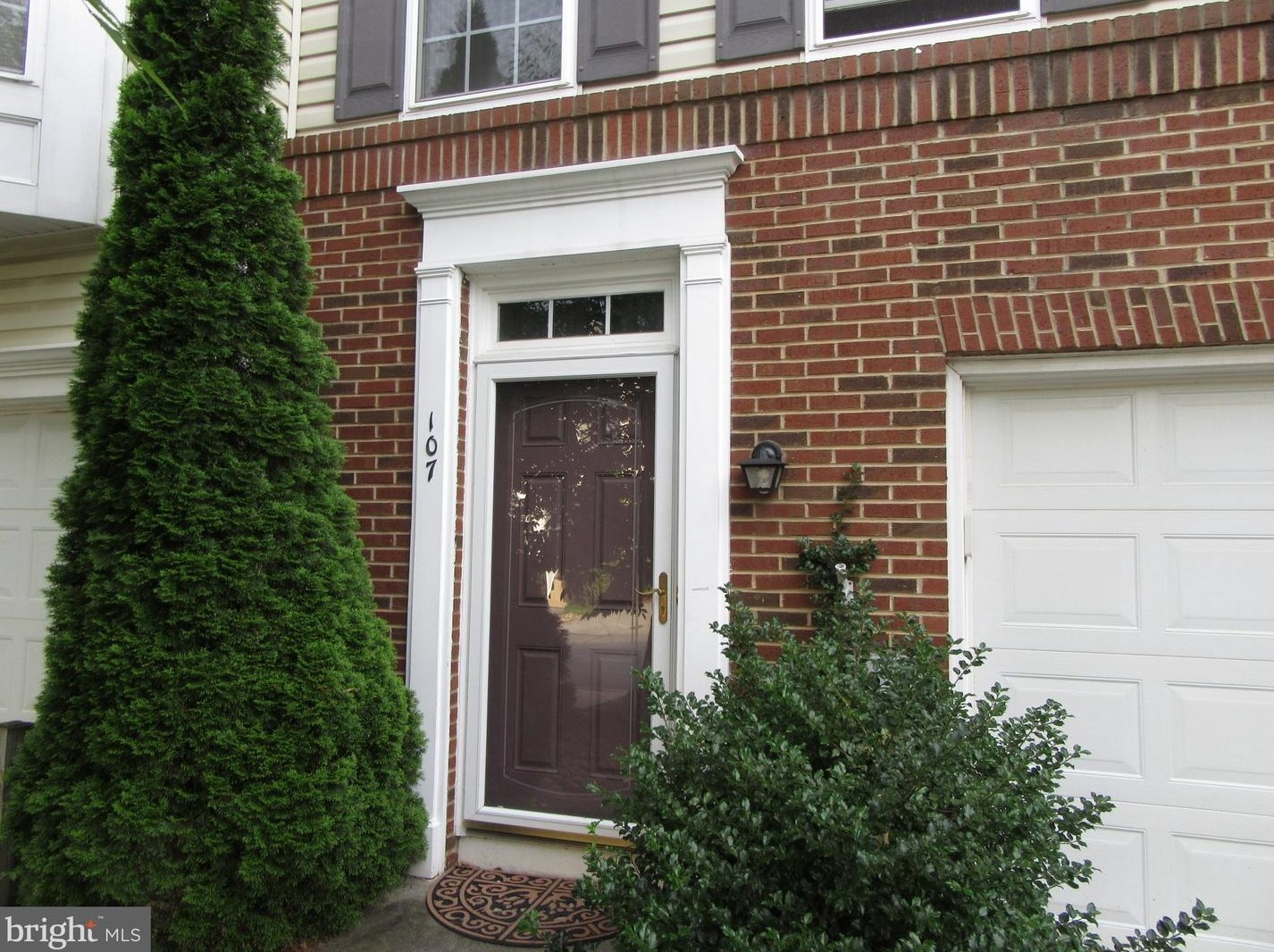 107 Creekmont Ct, Newark DE  19702-3771 exterior