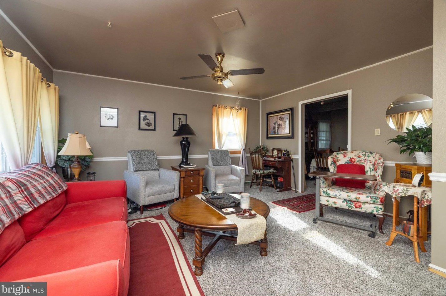 215 Elderfield Rd, Newark, DE 19713-3908