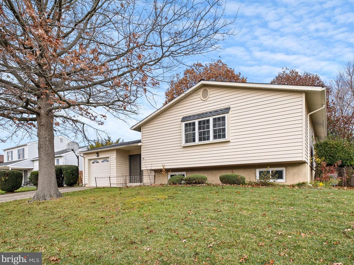 2 Calwell Dr, New Castle, DE 19720-4211