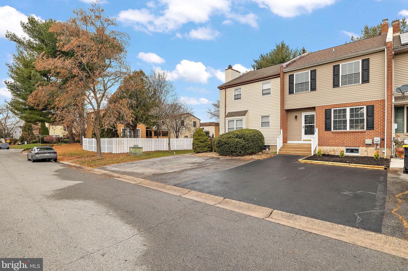 22 Cartier Ct, Newark, DE 19711-5954