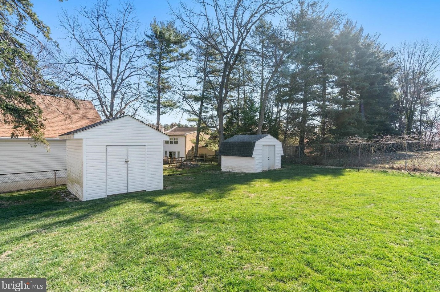 6 Lloyd Pl, Wilmington DE  19810-1325 exterior