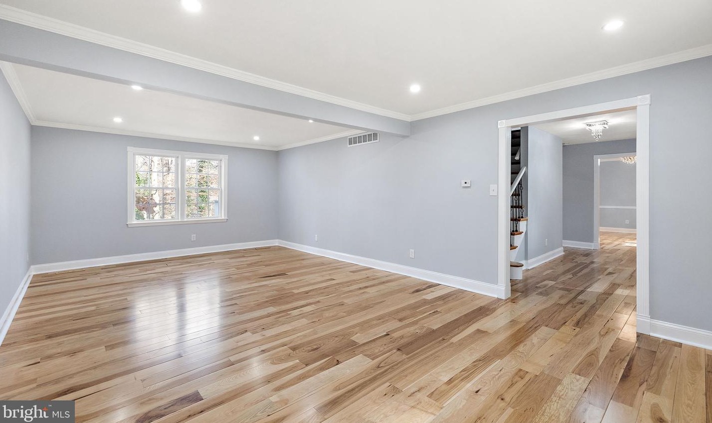 312 Dove Dr, Newark DE  19713-1212 exterior