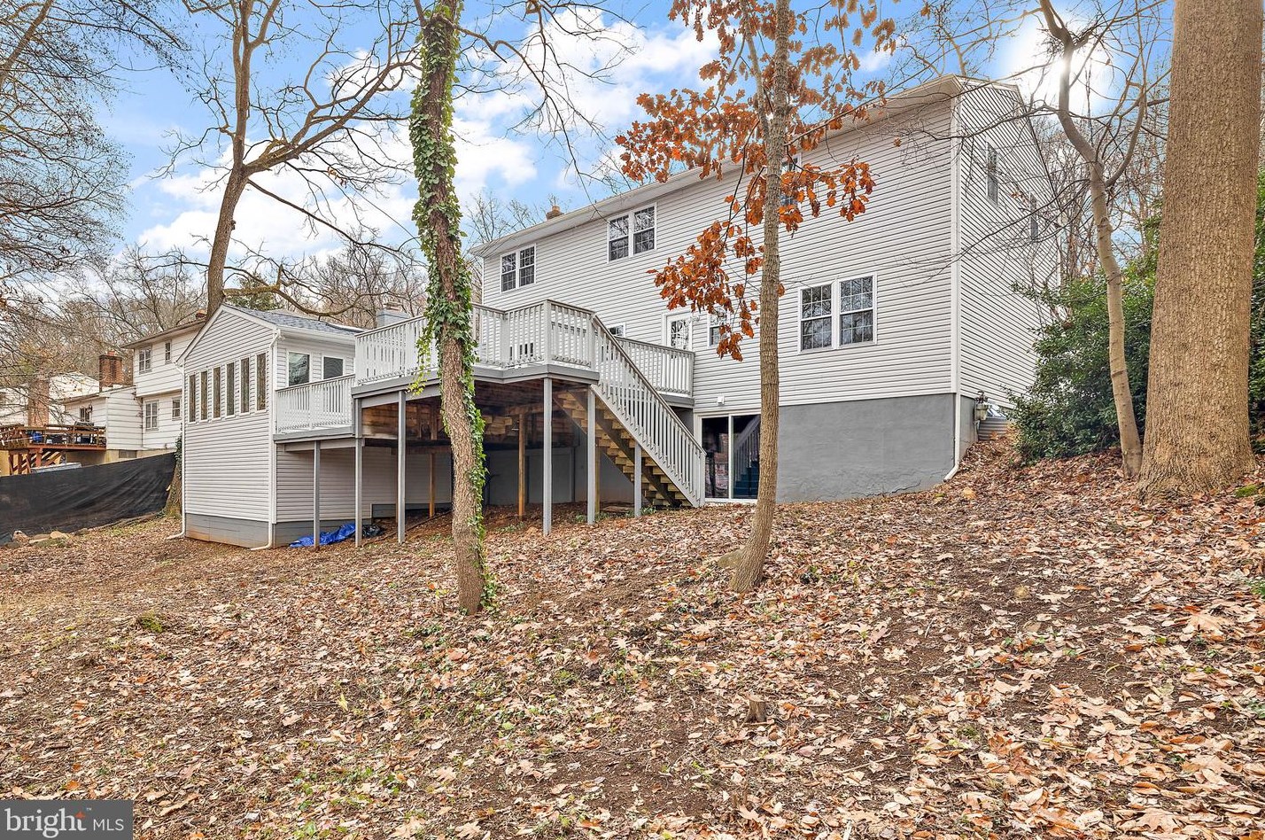 312 Dove Dr, Newark DE  19713-1212 exterior