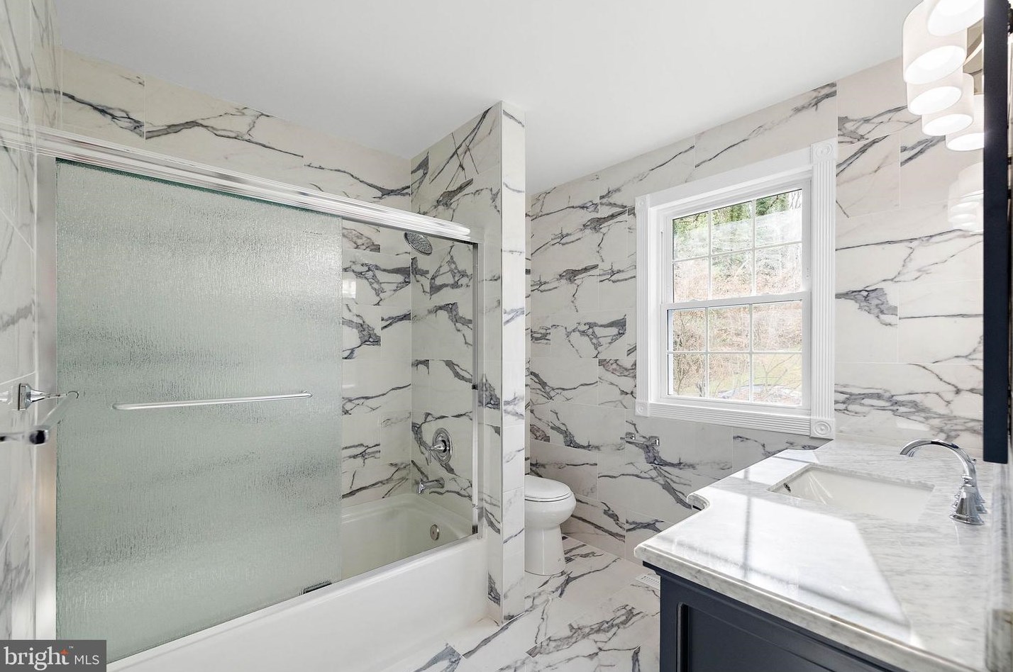 312 Dove Dr, Newark DE  19713-1212 exterior