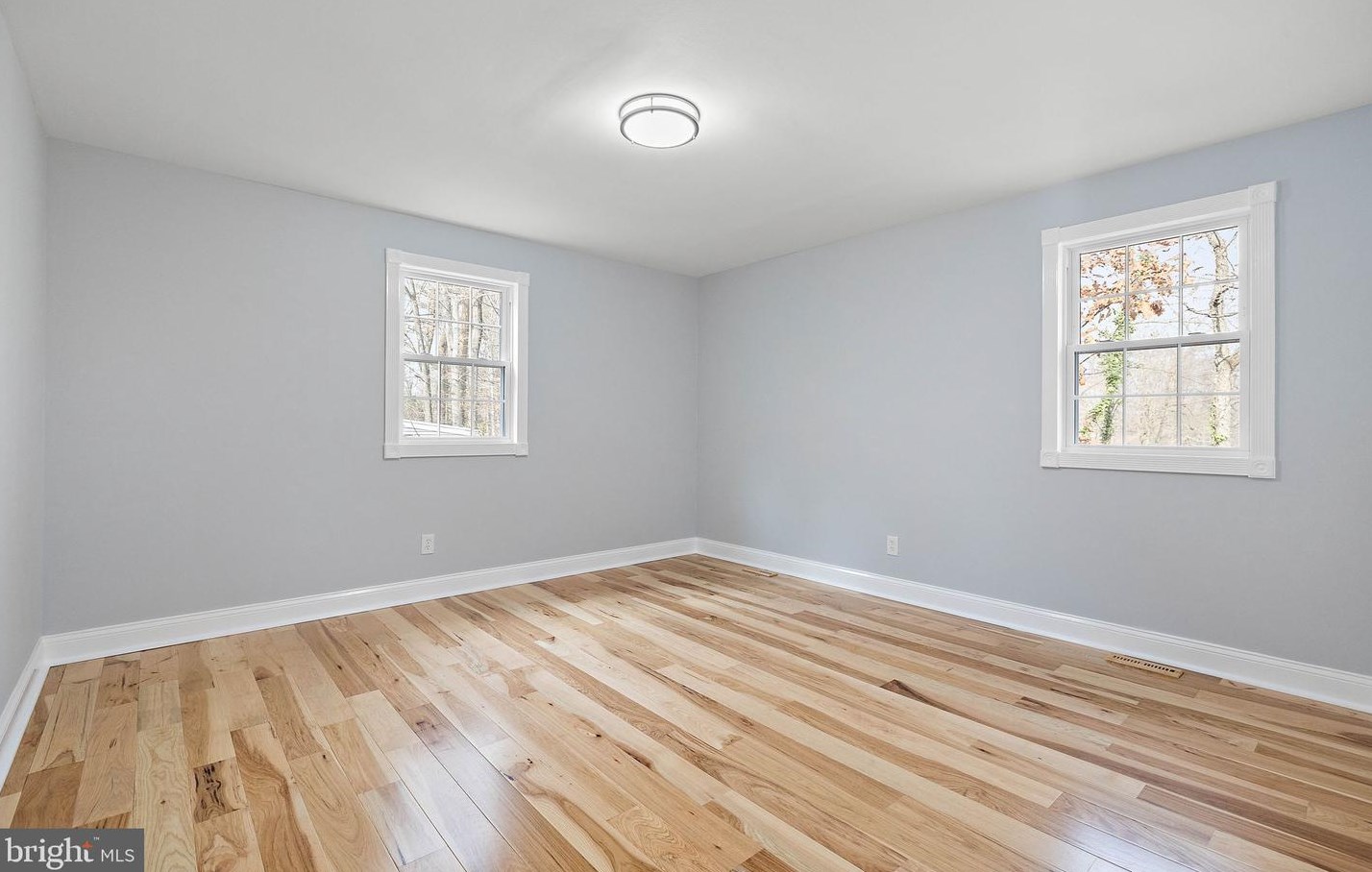 312 Dove Dr, Newark DE  19713-1212 exterior