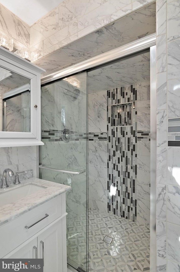 312 Dove Dr, Newark DE  19713-1212 exterior