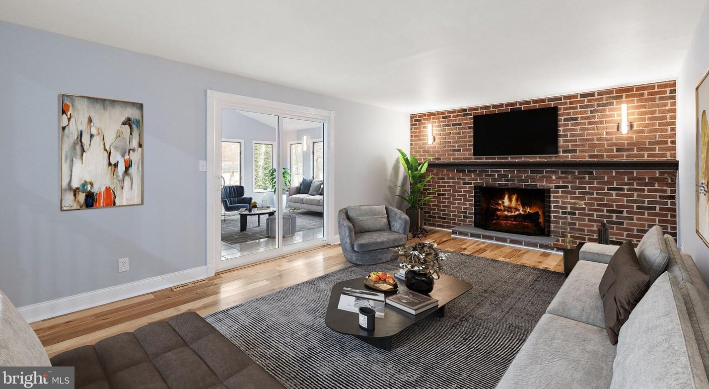 312 Dove Dr, Newark DE  19713-1212 exterior