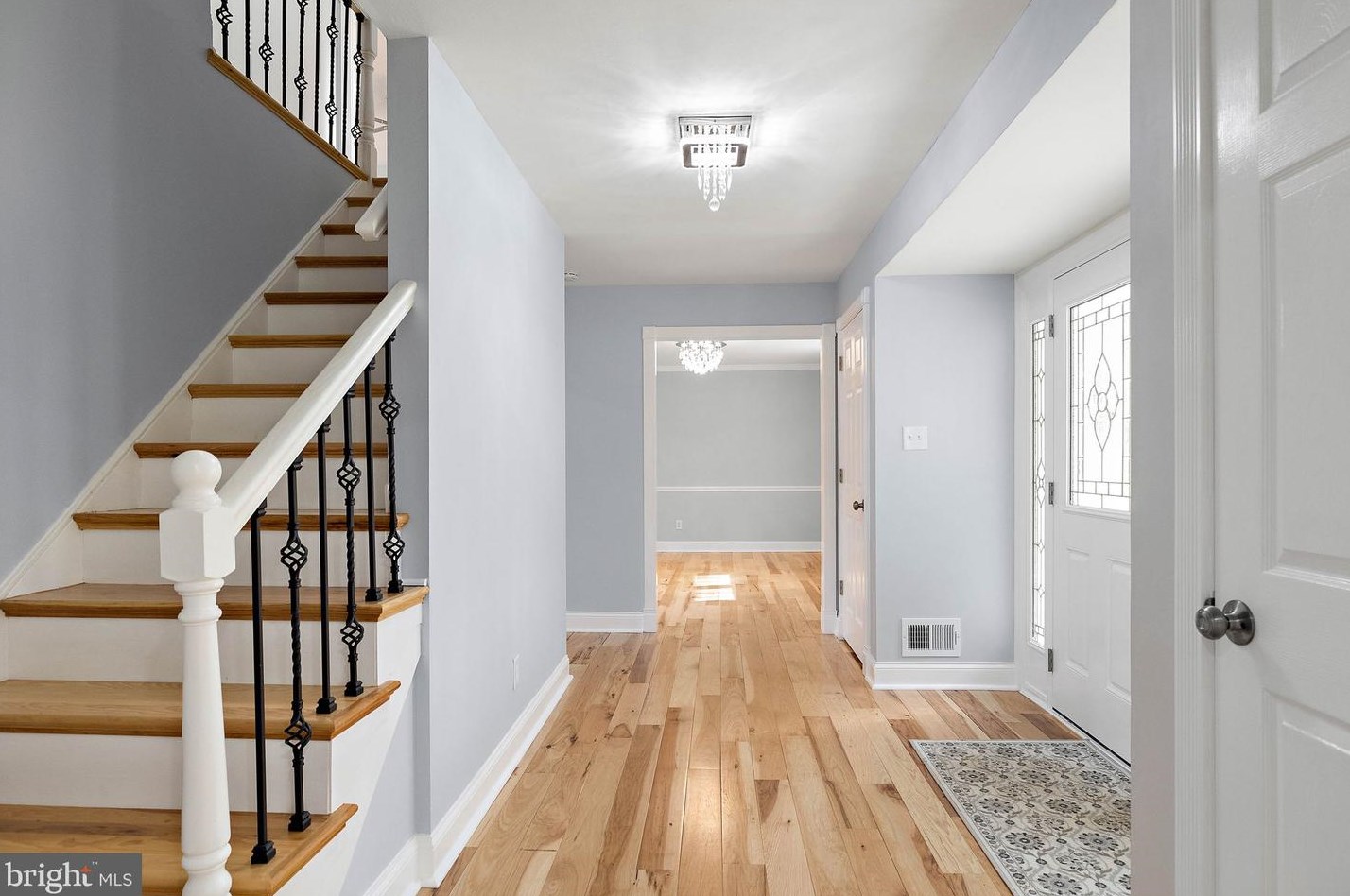 312 Dove Dr, Newark DE  19713-1212 exterior