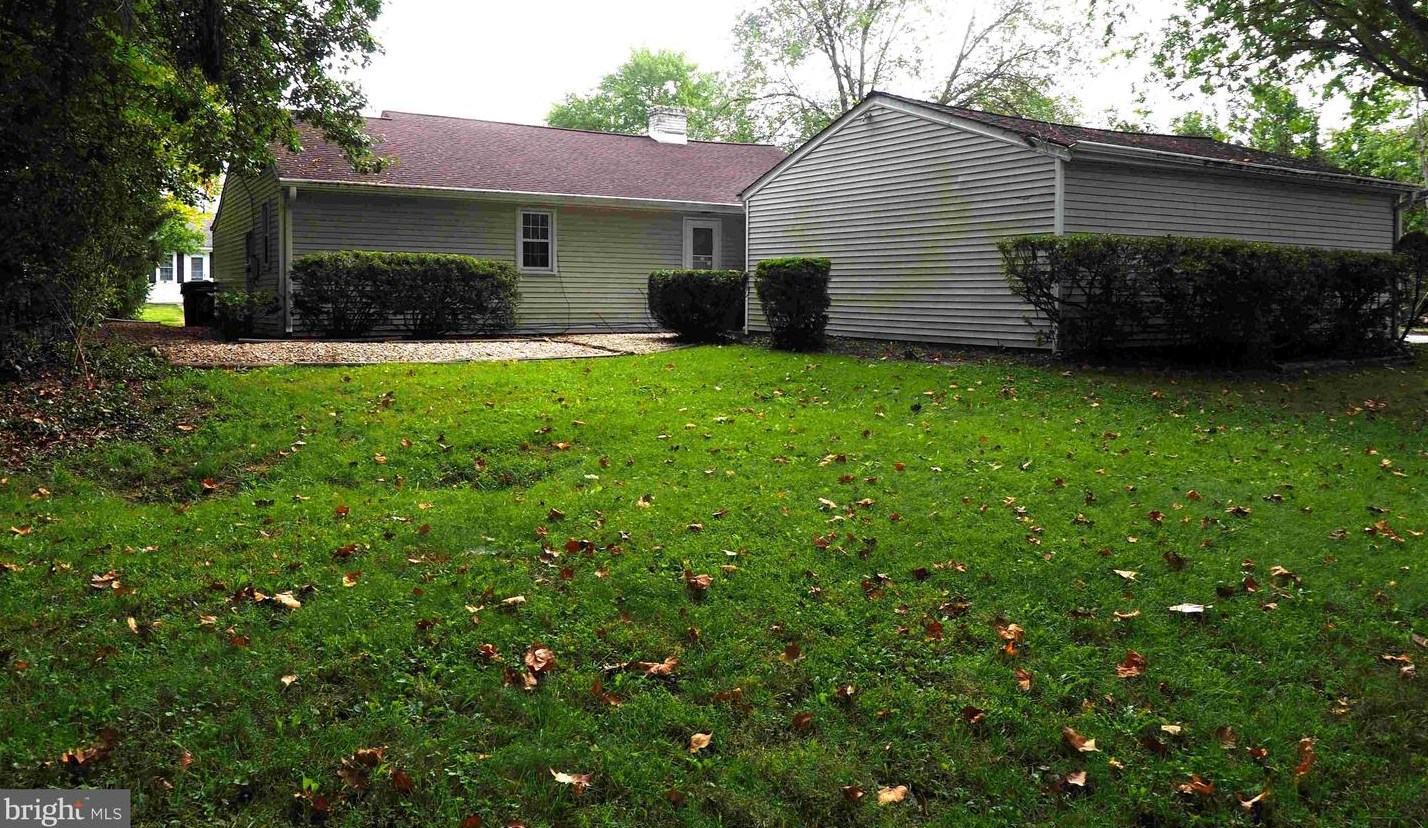 678 Brook Dr, Newark, DE 19713-1307