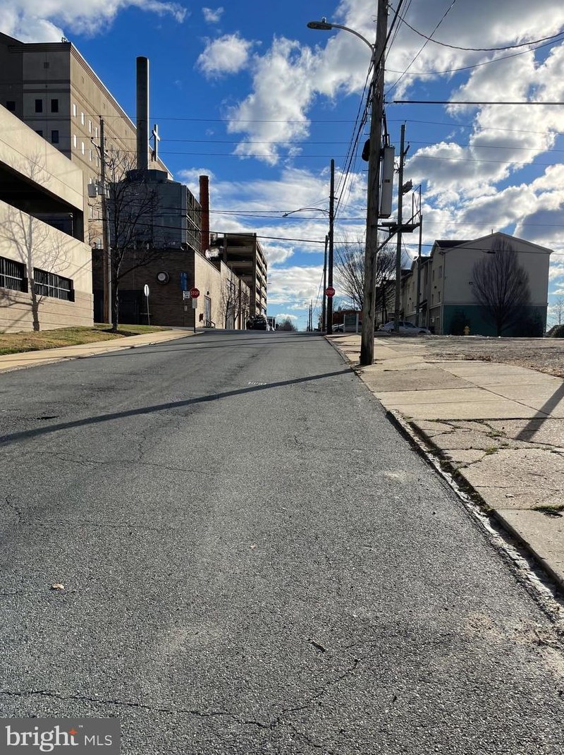 1718 W 6th St, Wilmington, DE 19805