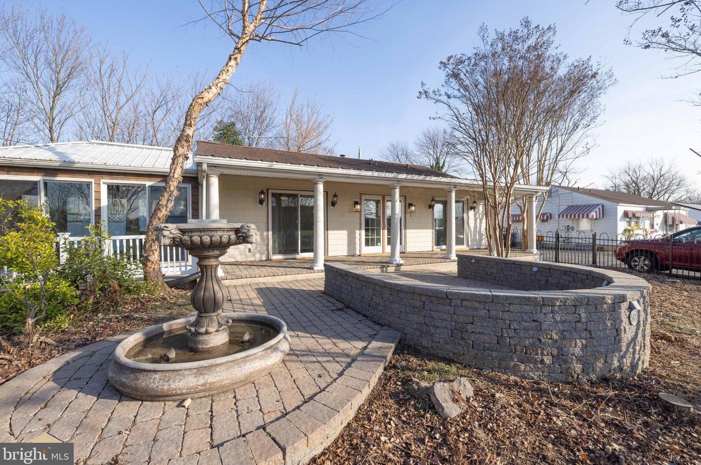 517 Moores Ln, New Castle, DE 19720-3468