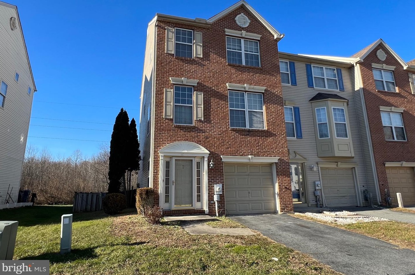 7 Shane Cir, Bear, DE 19701-6351